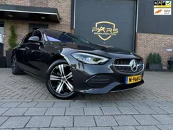 Grijs, metallic lak Gebruikt 2021 Mercedes C180 Luxury Sedan | € 41.950 (Iets duurder)