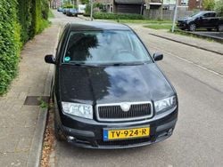 Zwart Gebruikt 2006 Skoda Fabia Ambiente Hatchback | € 2.250 (Iets duurder)