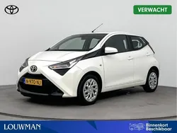 Wit Gebruikt 2022 Toyota Aygo X-play Hatchback | € 13.445 (Goede deal)