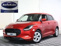 Rood Gebruikt 2024 Suzuki Swift Style Hatchback | € 21.744 (Eerlijke prijs)