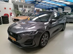 Grijs Gebruikt 2023 Ford Focus ST-Line X Stationwagen | € 28.450 (Iets duurder)