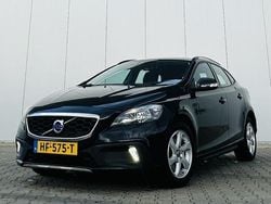 Zwart Gebruikt 2014 Volvo V40 CC Momentum Stationwagen | € 8.999 (Eerlijke prijs)