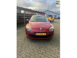 Rood Gebruikt 2009 Renault Mégane III Business Hatchback | € 1.450