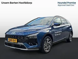 Vibrant blue (donker blauw mica) Gebruikt 2024 Hyundai Bayon Premium SUV | € 27.930
