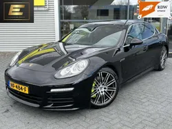 Zwart Gebruikt 2015 Porsche Panamera Sedan | € 31.950 (Eerlijke prijs)