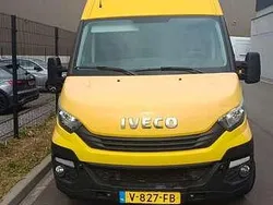 Geel Gebruikt 2017 Iveco Daily Van | € 6.999 (Goede deal)
