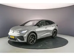 Moonstone grey met zwart dak Gebruikt 2024 VW ID.5 Black Edition SUV | € 55.400