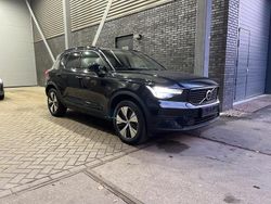 Zwart Gebruikt 2022 Volvo XC40 Plus SUV | € 34.700 (Eerlijke prijs)