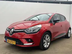 Rood, metallic lak Gebruikt 2017 Renault Clio IV LIMITED Hatchback | € 8.945 (Goede deal)