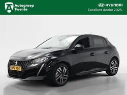 Zwart Gebruikt 2023 Peugeot 208 Allure Hatchback | € 17.395 (Goede deal)