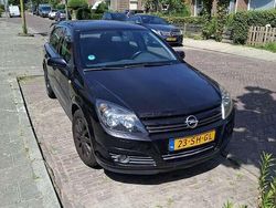 Zwart Gebruikt 2006 Opel Astra Enjoy Hatchback | € 2.500 (Eerlijke prijs)