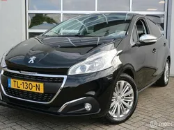 Zwart Gebruikt 2018 Peugeot 208 Allure Hatchback | € 9.900 (Eerlijke prijs)