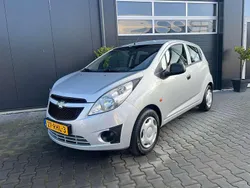 Grijs, metallic lak Gebruikt 2011 Chevrolet Spark LS Hatchback | € 1.999 (Goede deal)