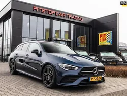 Blauw, metallic lak Gebruikt 2022 Mercedes CLA180 Shooting Brake AMG line Stationwagen | € 33.250 (Eerlijke prijs)