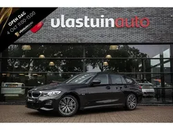 Zwart Gebruikt 2022 BMW 330e Executive Stationwagen | € 30.950 (Super prijs)