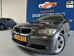 Grijs, metallic lak Gebruikt 2008 BMW 318 Executive Stationwagen | € 3.250 (Iets duurder)