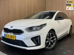 Wit, metallic lak Gebruikt 2021 Kia ProCeed GT-Line Hatchback | € 19.950 (Eerlijke prijs)