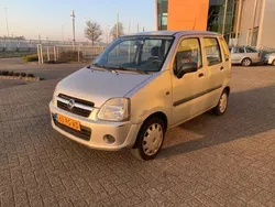 Grijs Gebruikt 2004 Opel Agila Essentia Hatchback | € 1.250 (Eerlijke prijs)