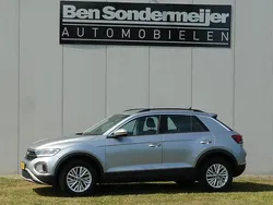 Grijs Gebruikt 2023 VW T-Roc Life SUV | € 24.650 (Goede deal)