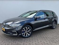 Grijs Gebruikt 2021 VW Passat Highline Stationwagen | € 23.250 (Goede deal)