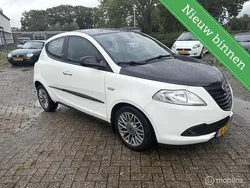 Wit Gebruikt 2013 Lancia Ypsilon Silver Hatchback | € 4.699 (Eerlijke prijs)