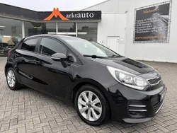 Zwart Gebruikt 2015 Kia Rio DREAM-TEAM Edition Hatchback | € 10.440 (Eerlijke prijs)
