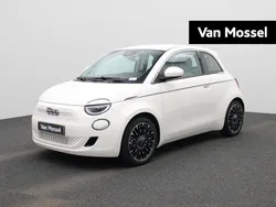 Wit Gebruikt 2023 Fiat 500e La Prima Hatchback | € 24.900 (Eerlijke prijs)