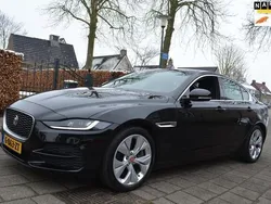 Zwart Gebruikt 2020 Jaguar XE SE Sedan | € 29.750