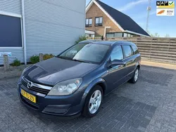 Grijs, metallic lak Gebruikt 2006 Opel Astra Executive Stationwagen | € 1.250 (Eerlijke prijs)