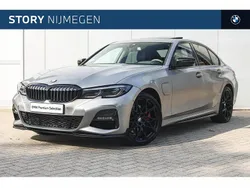 Oxidgrau (grijs metallic) Gebruikt 2022 BMW 320e Executive Sedan | € 36.950 (Iets duurder)