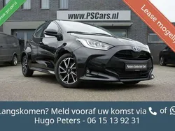 Zwart, metallic lak Gebruikt 2022 Toyota Yaris Hybrid Hatchback | € 19.988 (Goede deal)