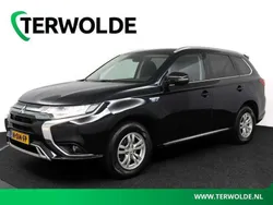 Zwart Gebruikt 2020 Mitsubishi Outlander P-HEV SUV | € 22.450 (Goede deal)