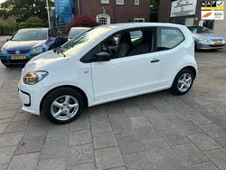 Wit Gebruikt 2014 VW up! take up! Hatchback | € 3.950 (Goede deal)