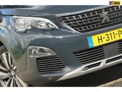 Grijs Gebruikt 2020 Peugeot 3008 Premium SUV | € 14.725 (Eerlijke prijs)