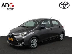 Grijs Gebruikt 2016 Toyota Yaris Hybrid Trend Hatchback | € 14.950 (Goede deal)