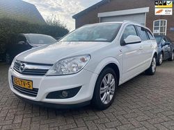 Wit Gebruikt 2010 Opel Astra Cosmo Stationwagen | € 2.249 (Iets duurder)