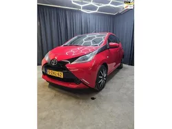 Rood Gebruikt 2015 Toyota Aygo X-play Hatchback | € 5.950 (Eerlijke prijs)