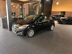 Zwart Gebruikt 2019 Peugeot 208 Signature Sky Hatchback | € 9.995 (Super prijs)