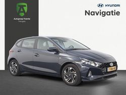 Grijs, metallic lak Gebruikt 2023 Hyundai i20 Comfort Hatchback | € 21.495 (Iets duurder)