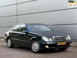 Groen Gebruikt 2004 Mercedes E200 Sedan | € 3.950