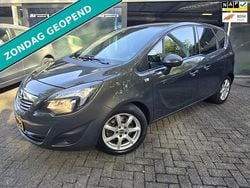 Grijs Gebruikt 2013 Opel Meriva Design Edition MPV | € 7.950 (Eerlijke prijs)