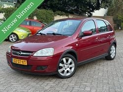 Rood Gebruikt 2006 Opel Corsa Hatchback | € 500 (Super prijs)