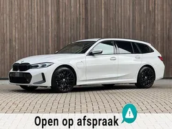 Wit Gebruikt 2023 BMW 330 M Sport Stationwagen | € 36.950 (Super prijs)