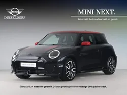 Zwart, metallic lak Gebruikt 2024 Mini Cooper Hatchback | € 31.950