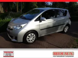 Grijs Gebruikt 2014 Toyota Verso-S MPV | € 14.750 (Duur)