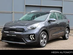 Grijs, metallic lak Gebruikt 2020 Kia Niro SUV | € 23.950 (Iets duurder)