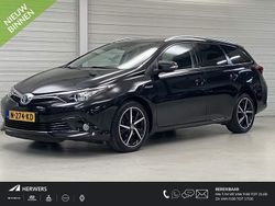 (209) Gebruikt 2017 Toyota Auris Touring Sports Executive Stationwagen | € 16.935 (Eerlijke prijs)