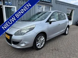 Grijs, metallic lak Gebruikt 2011 Renault Scénic III MPV | € 3.950 (Eerlijke prijs)