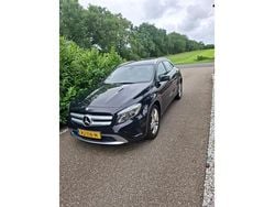 Zwart (metallic) Gebruikt 2015 Mercedes GLA180 Ambition SUV | € 17.500 (Duur)