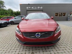 Bruin Gebruikt 2015 Volvo V60 Momentum Stationwagen | € 6.500 (Eerlijke prijs)